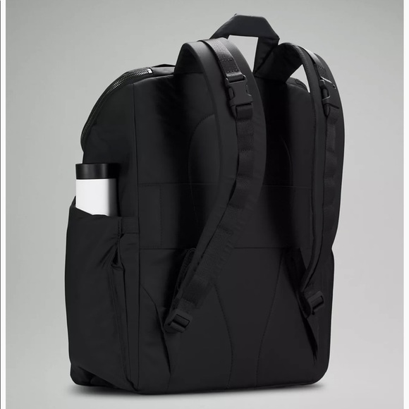 Brand new Lululemon New Parent Backpack Diaperbag 17L NWT. Can ship TODAY! - Picture 6 of 10